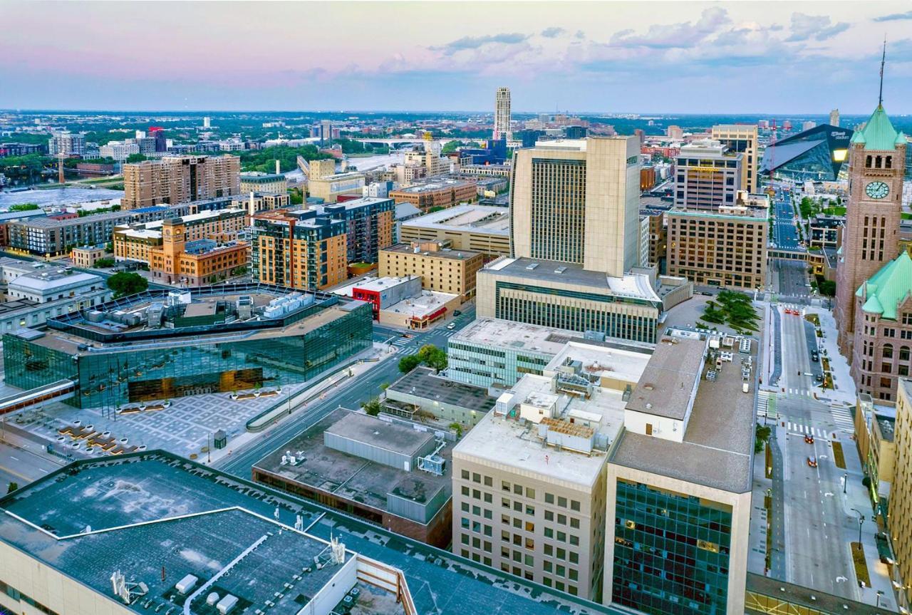 Home2 Suites By Hilton Minneapolis Downtown Exterior photo